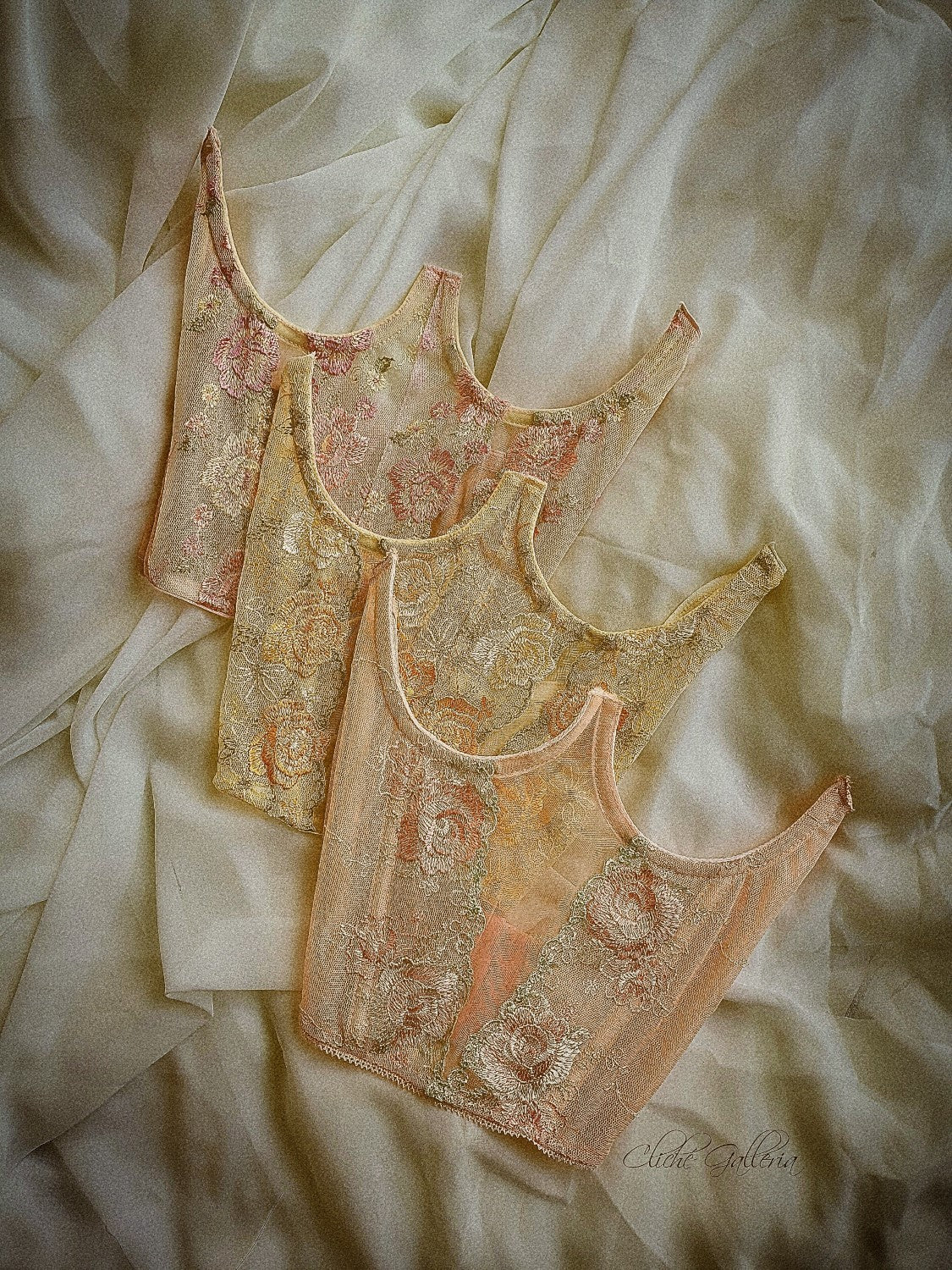 Lisha - Peach Rose Lace Underbust