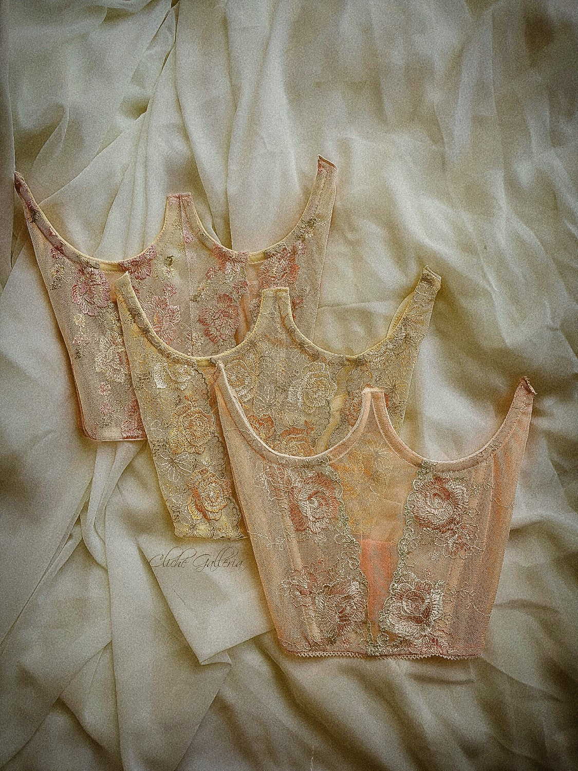 Lisha - Peach Rose Lace Underbust